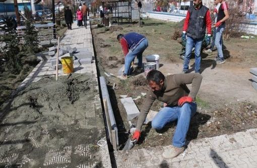 Özalp ilçesinde park yenileme çalışması