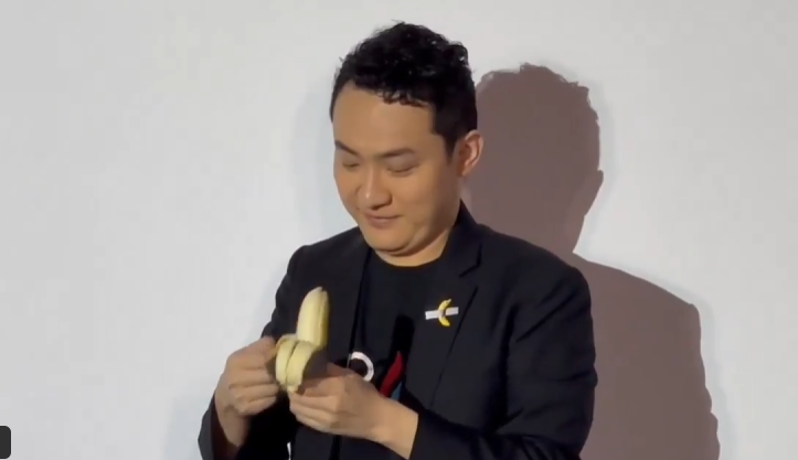 6.2 milyon dolarlık muz böyle yenir mi? Çinli iş insanından şaşırtan hareket