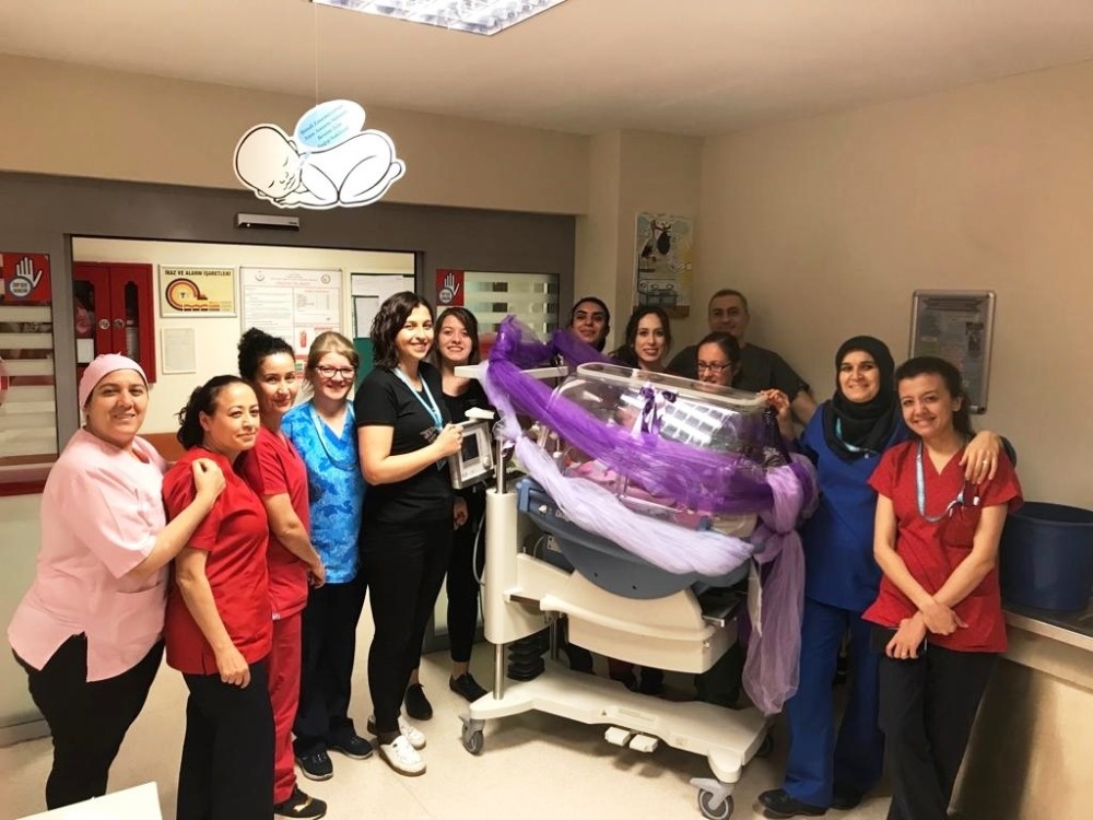 625 gramdan 3,1 kiloya ulaşan Tuncay bebeğin kırk uçurtması yapıldı 