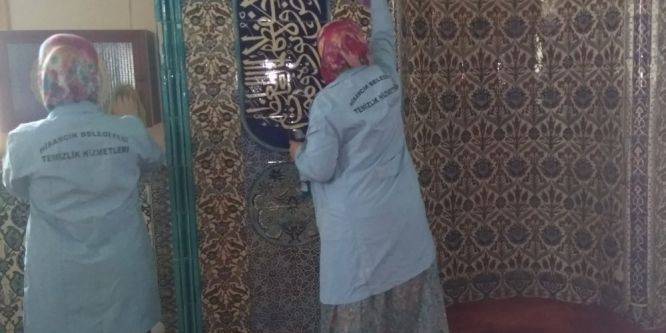 Hisarcık’taki camilerde Ramazan temizliği