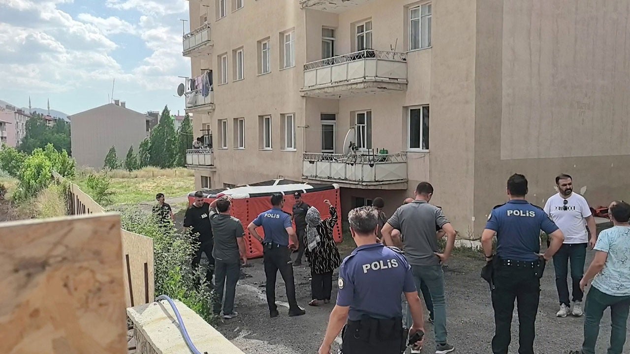 6284 sayılı kanun bir yuvayı daha parçalıyordu! Uzaklaştırma kararı olan baba çocuklarıyla intihara kalkıştı