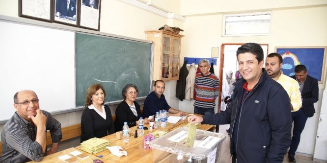 Başkan Genç oyunu kullandı