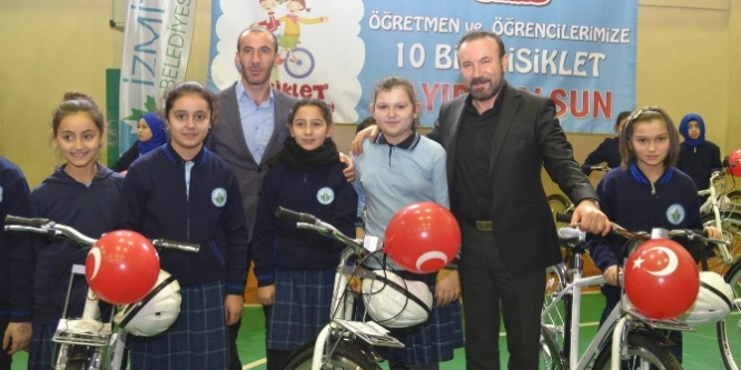 Başkan Nevzat Doğan’dan öğrencilere karne hediyesi