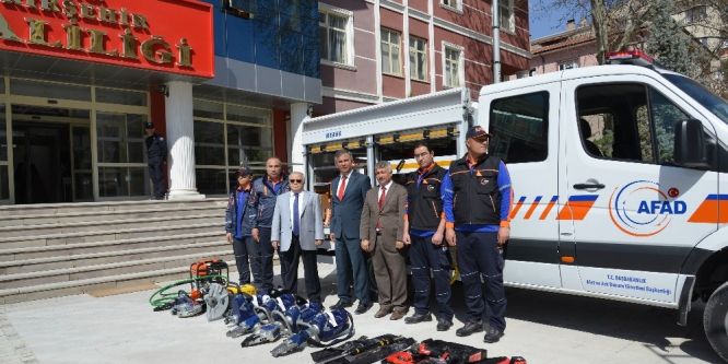AFAD yeni araçlarını tanıttı