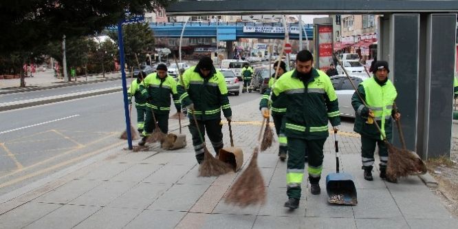 Çankaya’da temizlik ekipleri iş başında