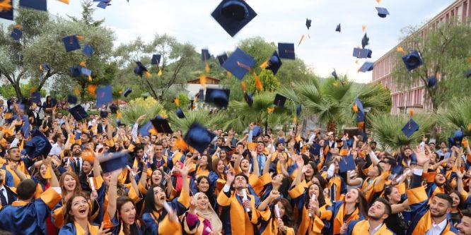 Milas’ta üniversiteliler kep attı