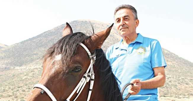 63’lük mühendisin örnek at sevgisi