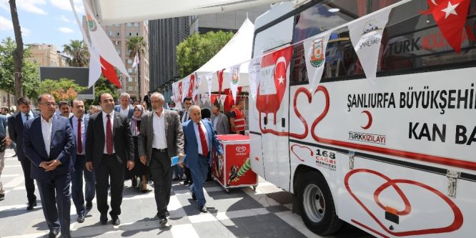 Büyükşehir'den Türk Kızılayı’na kan toplama aracı