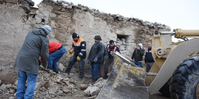 Aksaray’da mandıra çöktü