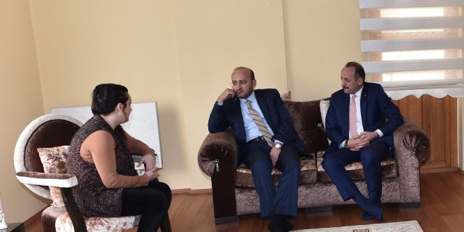 Başkan Akgül’den sürpriz ev ziyaretleri