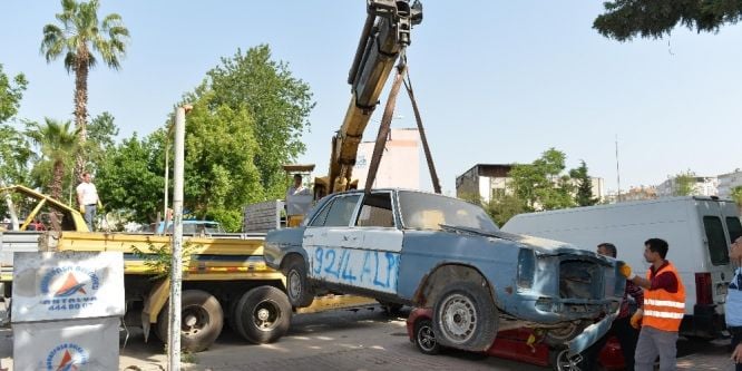 Muratpaşa’da hurda araç operasyonu