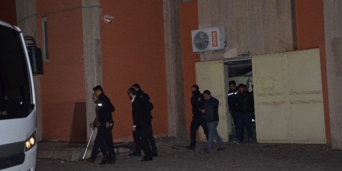 Mardin'de aralarında polislerinde bulunduğu 14 şahıs kaçakçılıktan tutuklandı