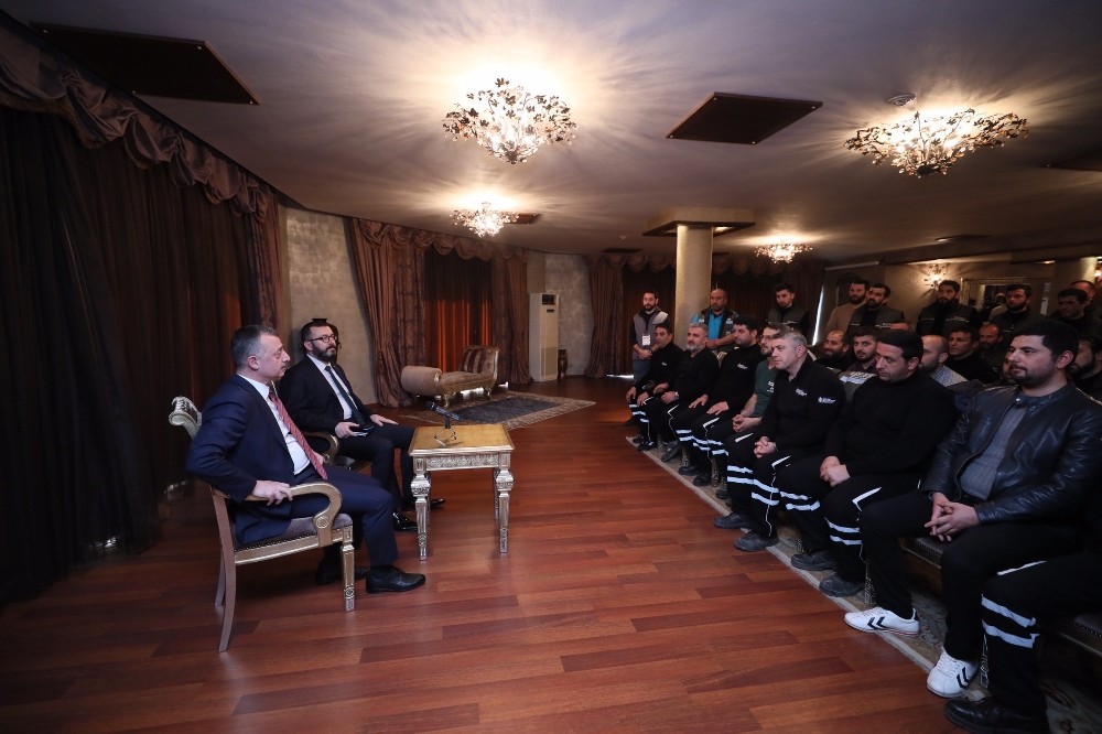 65 hizmet alımı personeline Büyükakın’dan müjde 
