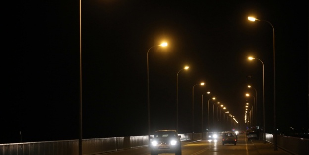 6,5 milyon sokak lambası değiştiriiyor