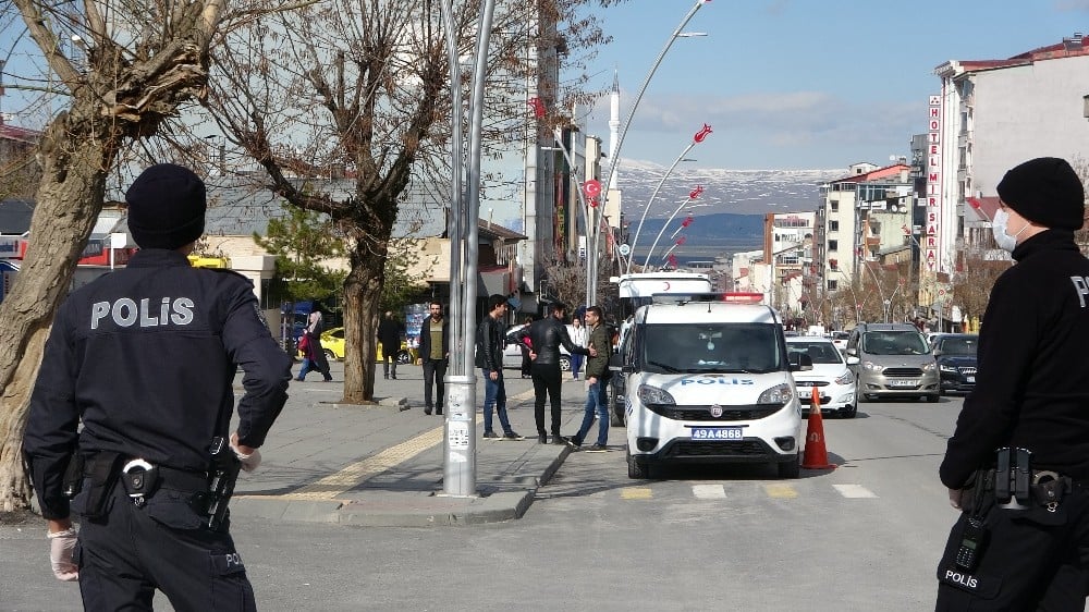 65 yaş üstü vatandaşlar için “dışarı çıkmayın” uyarısı 