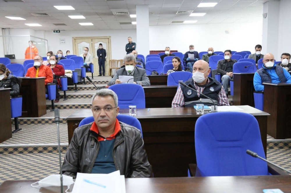 65 yaş üstü vatandaşlar için toplandılar 
