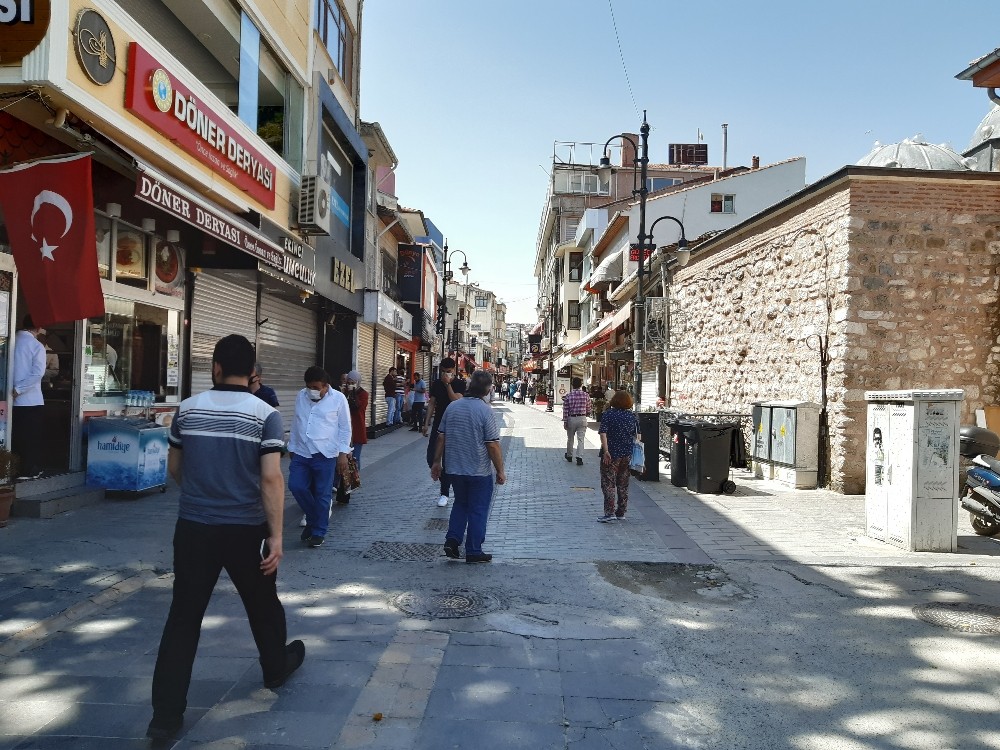 65 yaş üstü vatandaşlar kalabalıktan dert yandı 