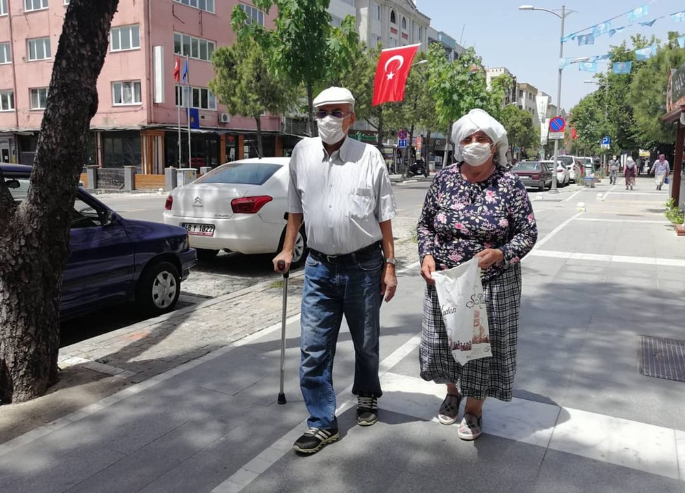 65 yaş üstü ve kronik rahatsızlığı bulunan vatandaşlar ikinci kez sokağa çıktı 