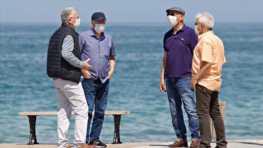 65 yaş ve üstü vatandaşlar tekrar sokağa çıktı