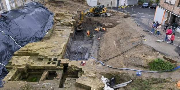 650 yıllık kalenin üstüne otel dikmişler!