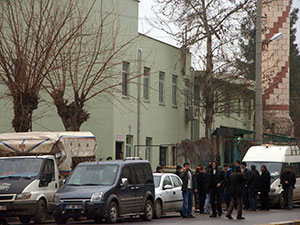 Elinde bomba patlayan genç toprağa verildi