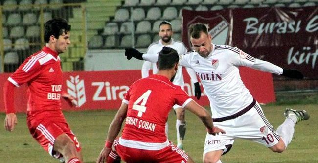 Tuzlaspor rakibiyle berabere kaldı