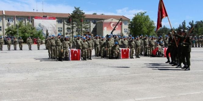 Engelliler bir günlük temsili askerlik yaptı