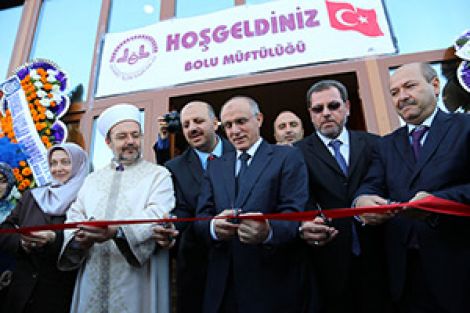 “65 ülkede 100	farklı bölgede kurban kesimi yapacağız”