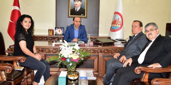 Vali Erin tebrikleri kabul etti