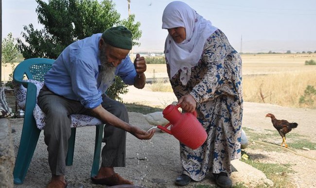 66 yıllık çift mutlu evliliğin sırrını söyledi