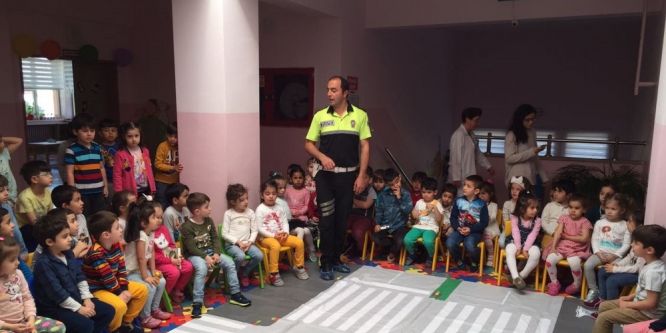 Niksar’da minik öğrencilere trafik eğitimi verildi