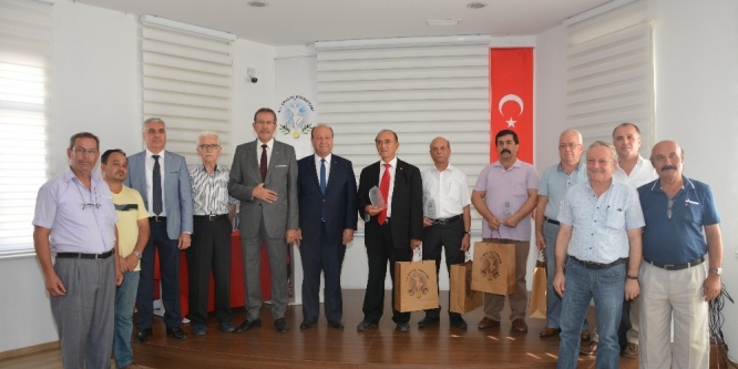 ’Efeler ve Efelik’ konulu şiir yarışmasında dereceye girenler ödüllendirildi