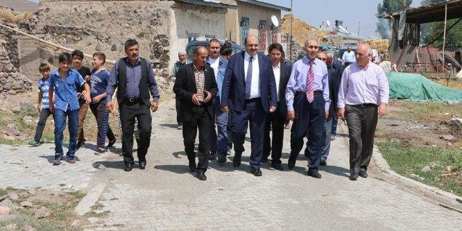 Özbek köy konağı ve taziye evi açıldı