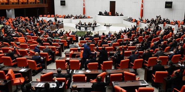 İşte 8 bin 200 liralık emekli maaşı alamayacak vekiller!