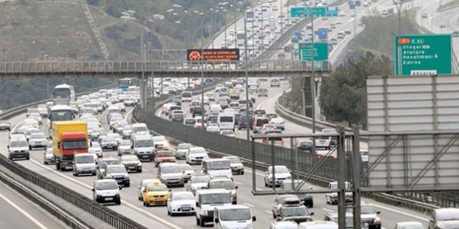 Gebze’de D-100 trafiğe kapatılıyor