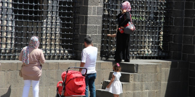 Diyarbakır’da KPSS öğrencileri türbelere akın etti