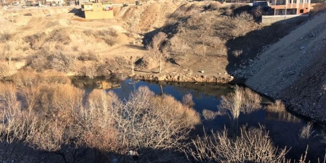 Mahalle sakinleri kokudan rahatsız!