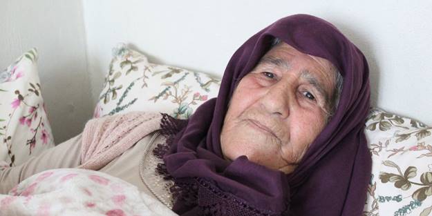 68 yaşındaki teyzeyi hastaneler kabul etmiyor! 