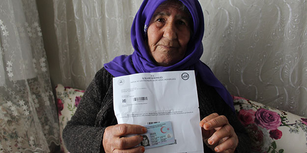 68 yıl sonra nüfus cüzdanına kavuştu