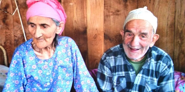 68 yıllık evliliğin ardından Hakk'a birlikte yürüler