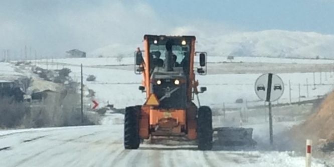 23 köy yolu ulaşıma kapandı