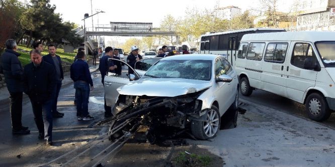 Piyalepaşa Bulvarı’nda trafik kazası: 3 yaralı