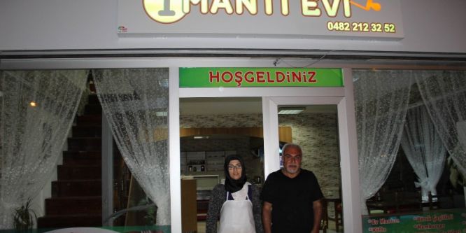 İşsiz kalınca ailesiyle birlikte mantıcı açtı