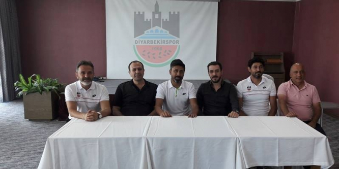 Diyarbekirspor’da teknik heyet imza attı