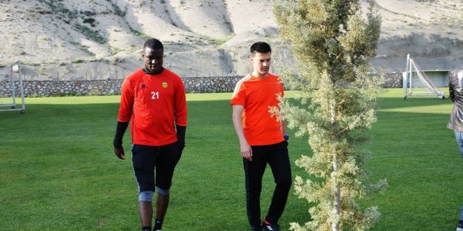 Jonathan Ayite’nin Bandırma maçına yetişmesi zor