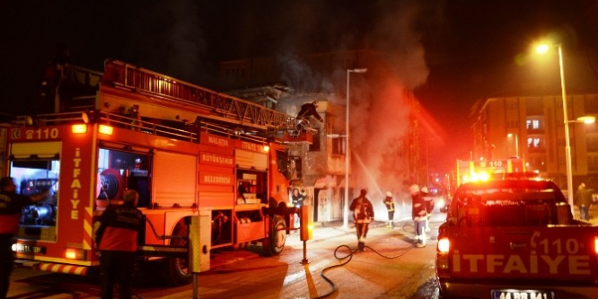 Malatya'da metruk evde çıkan yangın korkuttu