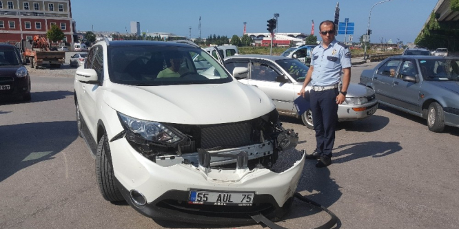 Otomobil ile motosiklet çarpıştı: 1 yaralı