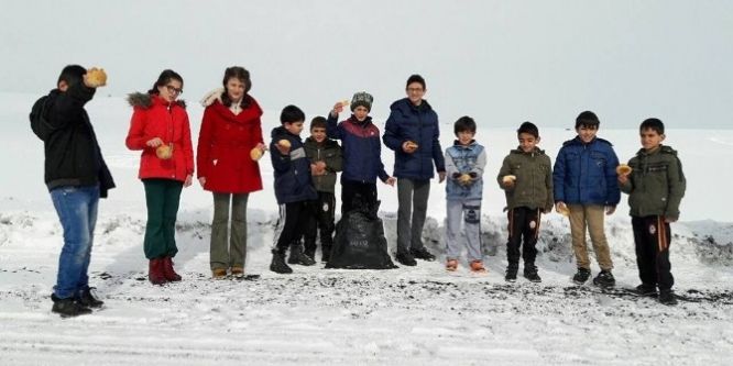 Minik yüreklerde kocaman sevgi