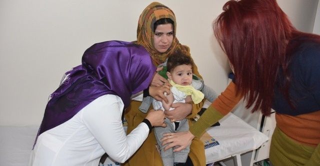 Suriyeli çocuklar aşı oldu