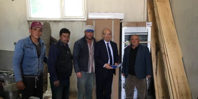 Evleri yanan ailelerin yardımına büyükşehir koştu